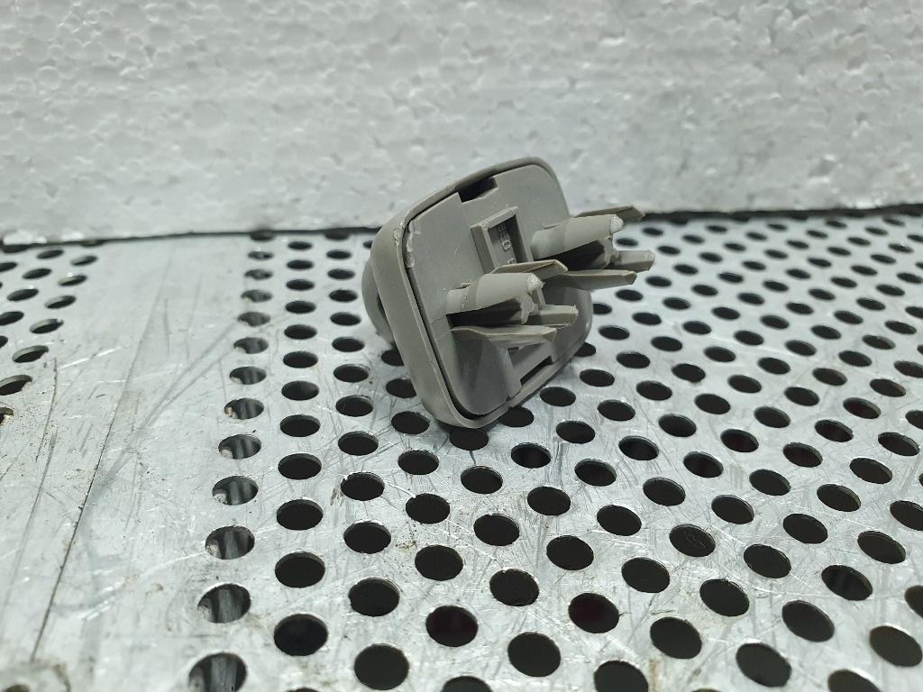 Prindere parasolare AUDI A4 II Avant 8E5, B6 2000 - 2005 1.9 TDI AVF, AWX  8E0857562