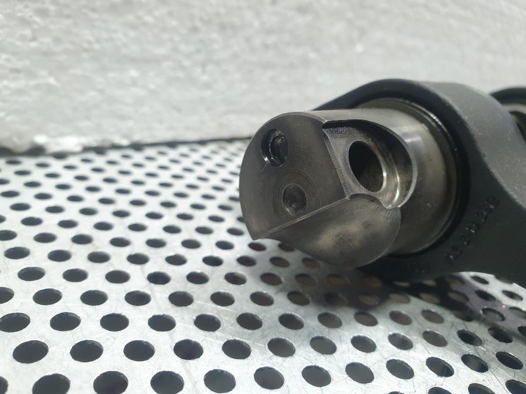 Rampa culbutori injectoare  AUDI A4 II Avant 8E5, B6 2000 - 2005 1.9 TDI AVF, AWX 038109527AF