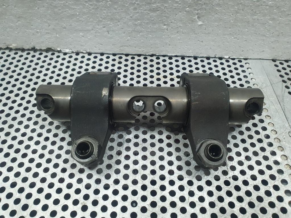 Rampa culbutori injectoare  AUDI A4 II Avant 8E5, B6 2000 - 2005 1.9 TDI AVF, AWX 038109527AF