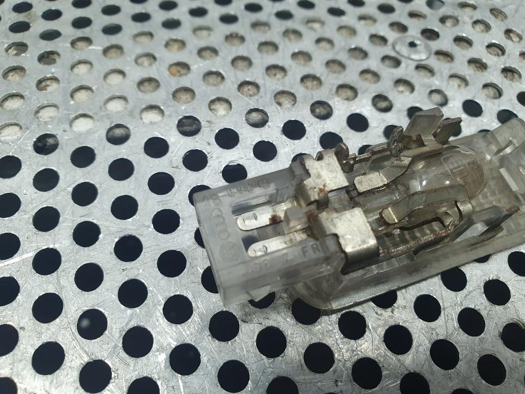 Lampa lumini ambientale AUDI A4 II Avant 8E5, B6 2000 - 2005 1.9 TDI AVF, AWX 4B0947416