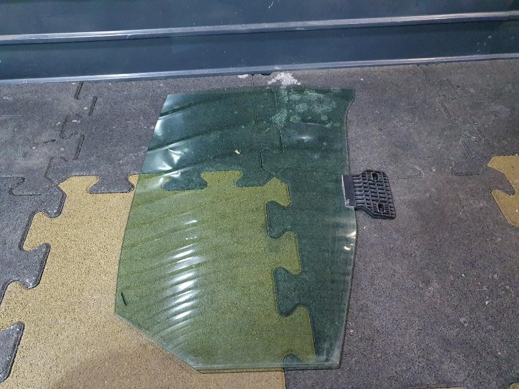 Geam portiera spate dreapta spate AUDI A4 II 8E2, B6 2000 - 20051.9 TDI AVF, AWX 8E9845026  , 43R-001057