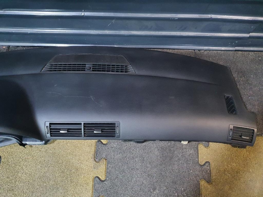 Plansa bord AUDI A4 II Avant 8E5, B6 2000 - 2005 1.9 TDI BKE  8E1858041
