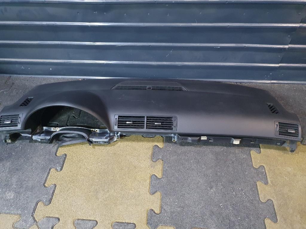 Plansa bord AUDI A4 II Avant 8E5, B6 2000 - 2005 1.9 TDI BKE  8E1858041