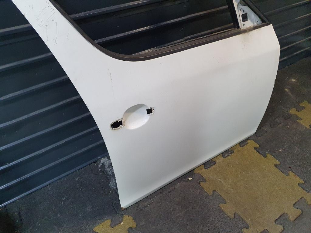 Usa  dreapta fata SKODA ROOMSTER 5J 2006 - 2015 1.4 TDI BNM 5J7 831 056