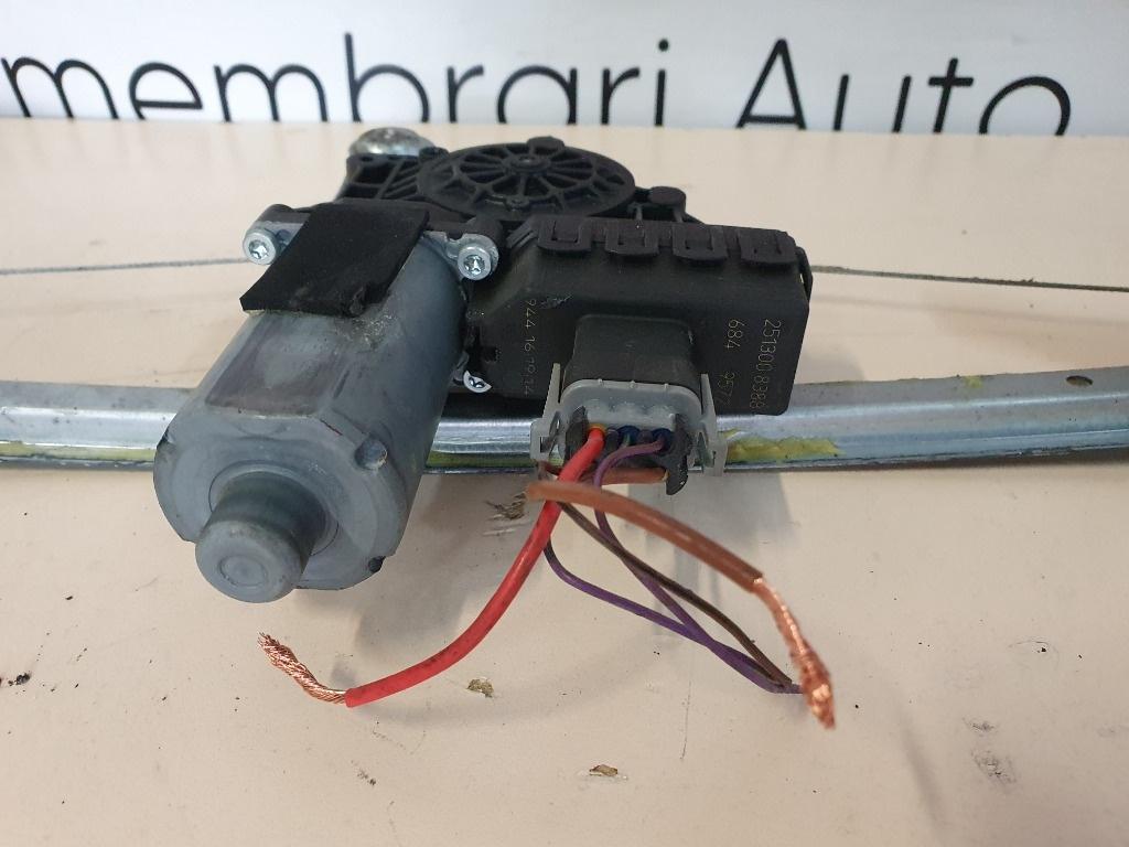 Macara geam cu motoras stanga spate OPEL ZAFIRA B A05 2005 - 2015 1.9 CDTI Z 19 DTL 3132231LH