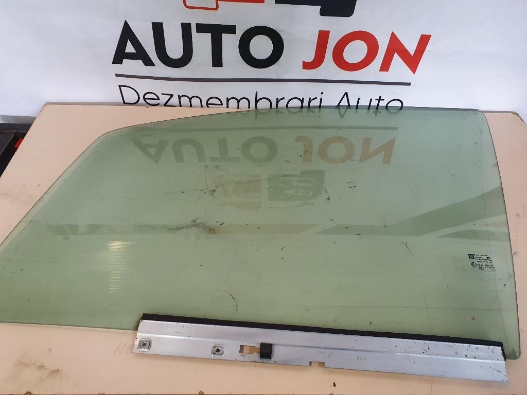 Geam usa stanga fata OPEL ZAFIRA B A05 2005 - 2015 1.9 CDTI Z 19 DTL 93184335