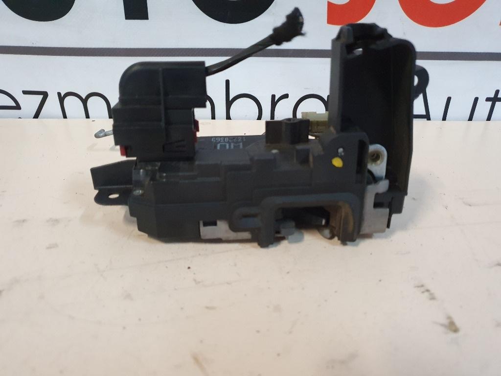 Broasca usa  stanga fata OPEL ZAFIRA B A05 2005 - 2015 1.9 CDTI Z 19 DTL 13220369