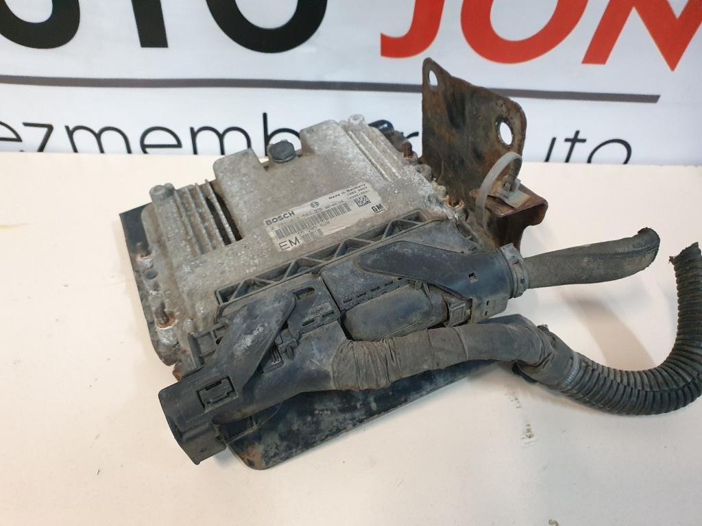 Calculator ECU motor OPEL ZAFIRA B A05 2005 - 2015 1.9 CDTI Z 19 DTL BOSCH 0 281 013 567 55205620