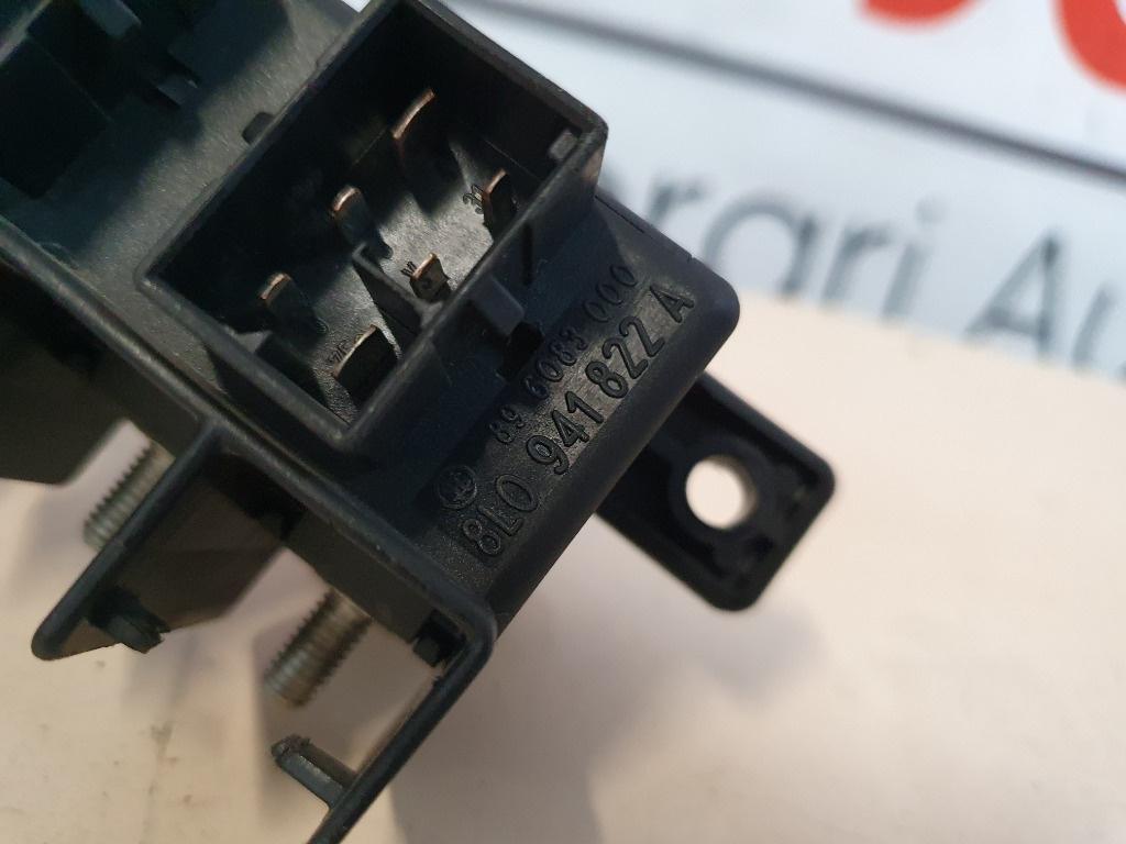 Bloc relee VOLKSWAGEN GOLF IV 1J1 1997 - 2007 1.6 16V ATN, AUS, AZD, BCB 8L0941822A
