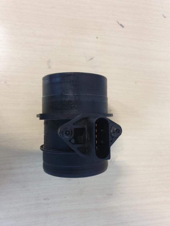 Debitmetru VOLKSWAGEN PASSAT Variant 3C5 2005 - 20112.0 TDI 16V BKP, CBAB BOSCH 0281002461 074906461B