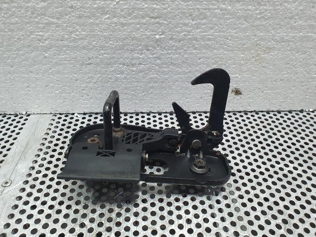Incuietoare capota motor VOLKSWAGEN PASSAT Variant 3C5 2005 - 2011 2.0 TDI BMR, CBBB 1T0823480A