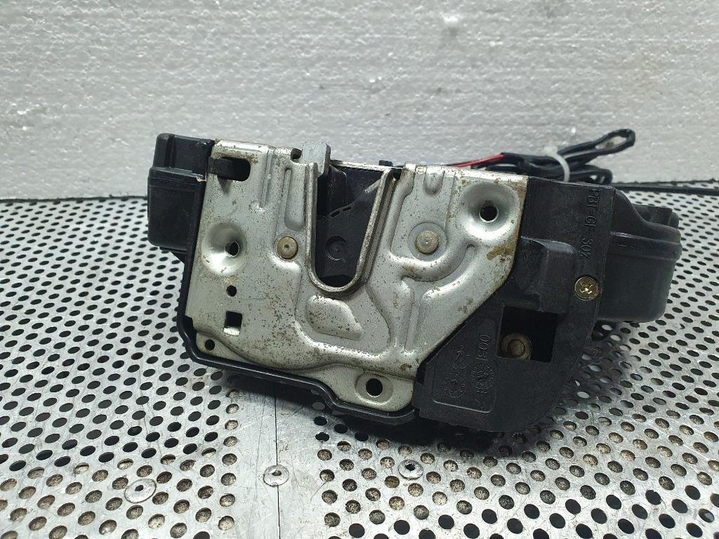 Broasca usa stanga spate MERCEDES-BENZ C-CLASS II W203  2000 - 2007, MERCEDES-BENZ C-CLASS T-Model II S203 2001 - 20072.2 C 220 CDI OM 646.963 2037300135015