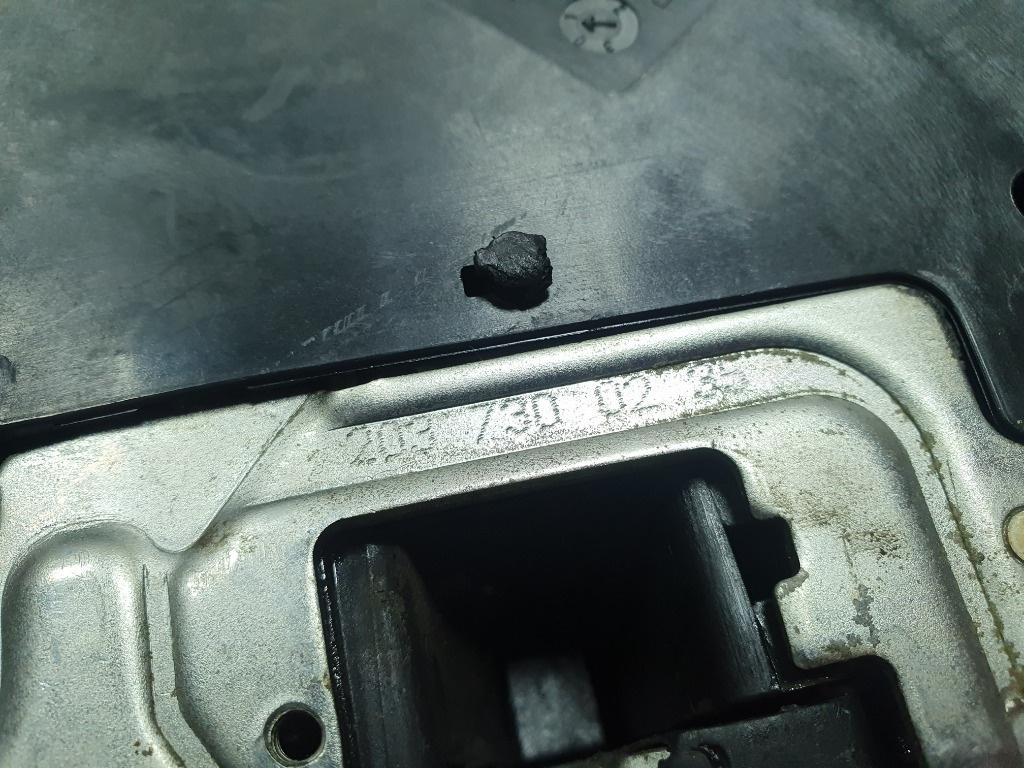 Broasca dreapta spate MERCEDES-BENZ C-CLASS II W203  2000 - 2007, MERCEDES-BENZ C-CLASS T-Model II S203 2001 - 20072.2 C 220 CDI OM 611.962 2037300235