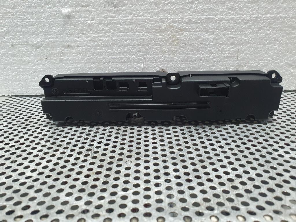 Modul butoane bord MERCEDES-BENZ C-CLASS II W203  2000 - 2007, MERCEDES-BENZ C-CLASS T-Model II S203 2001 - 20072.2 C 220 CDI OM 611.962 2038211551