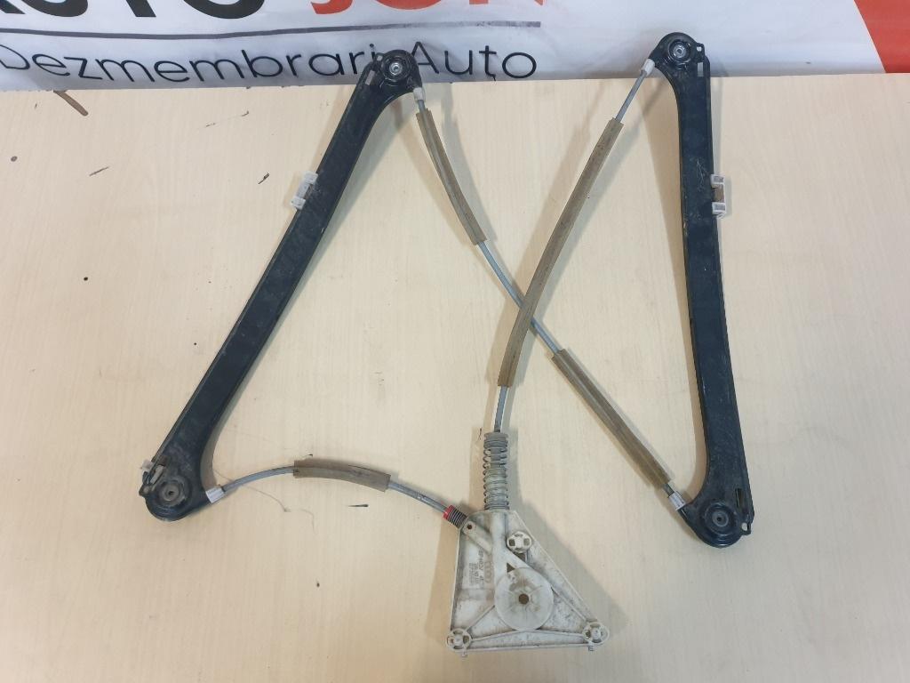 Macara geam  dreapta fata AUDI A3 II Sportback 8PA 2004 - 2015 2.0 TDI 16V BKD, CBAB, CFFB, CLJA 8P4837462C