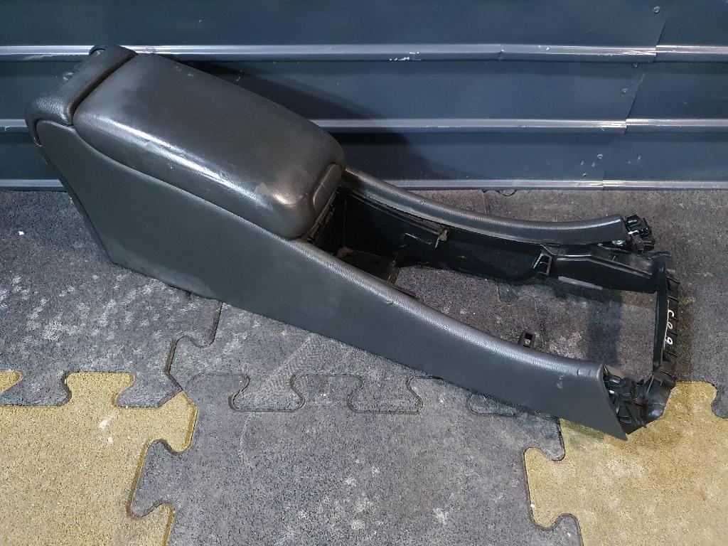 Consola centrala (tunel) MERCEDES-BENZ C-CLASS II W203  2000 - 2007, MERCEDES-BENZ C-CLASS T-Model II S203 2001 - 20072.2 C 220 CDI OM 646.963 E0376.110.21