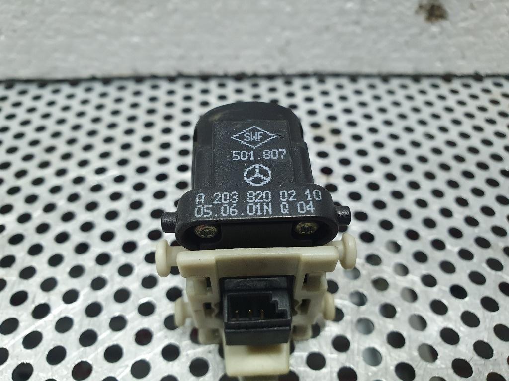 Buton deschidere geam MERCEDES-BENZ C-CLASS II W203  2000 - 2007, MERCEDES-BENZ C-CLASS T-Model II S203 2001 - 20072.5 C 230 M 272.920 A2038200210