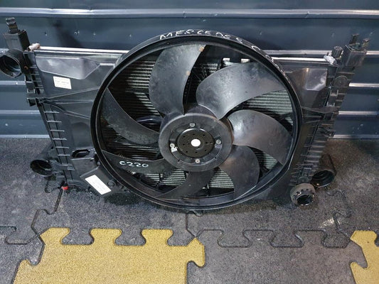 Ansamblu radiatoare cu ventilator MERCEDES-BENZ C-CLASS II W203  2000 - 2007, MERCEDES-BENZ C-CLASS T-Model II S203 2001 - 20072.2 C 220 CDI OM 611.962 A2035000654  A2035000293KZ