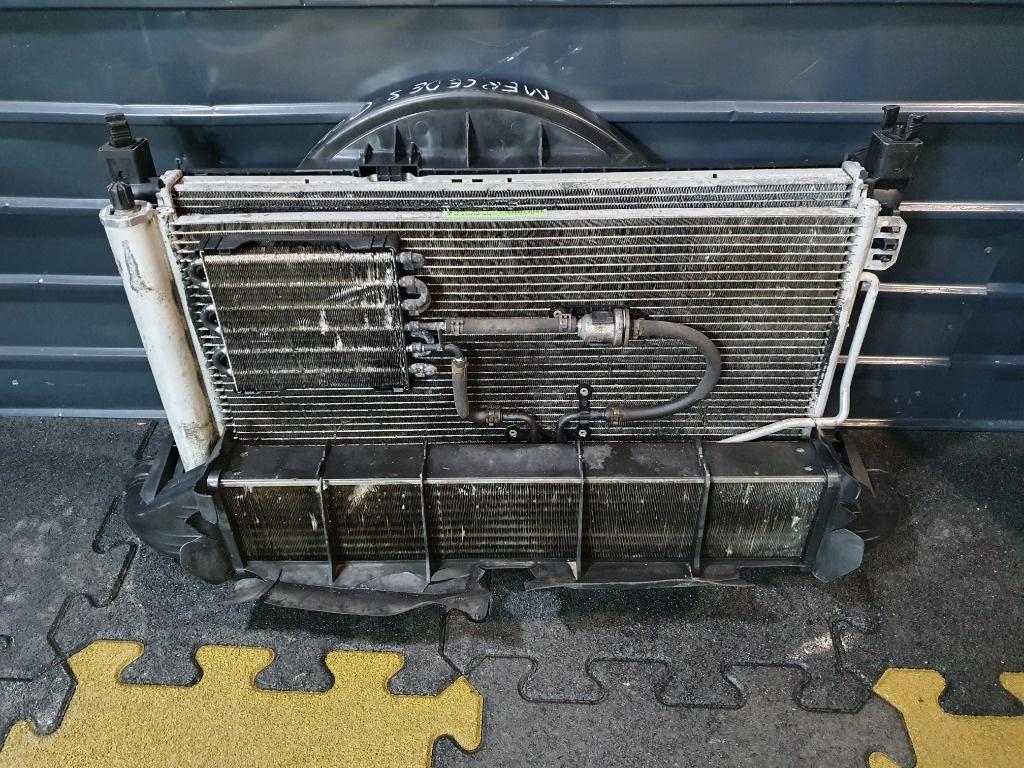 Ansamblu radiatoare cu ventilator MERCEDES-BENZ C-CLASS II W203  2000 - 2007, MERCEDES-BENZ C-CLASS T-Model II S203 2001 - 20072.2 C 220 CDI OM 611.962 A2035000654  A2035000293KZ
