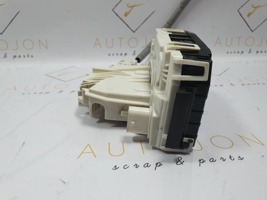 Broasca usa dreapta fata MERCEDES-BENZ C-CLASS W204 2007 - 2014, MERCEDES-BENZ C-CLASS T-Model III S204 2007 - 20142.2 C 180 CDI OM 651.913 A2047203035