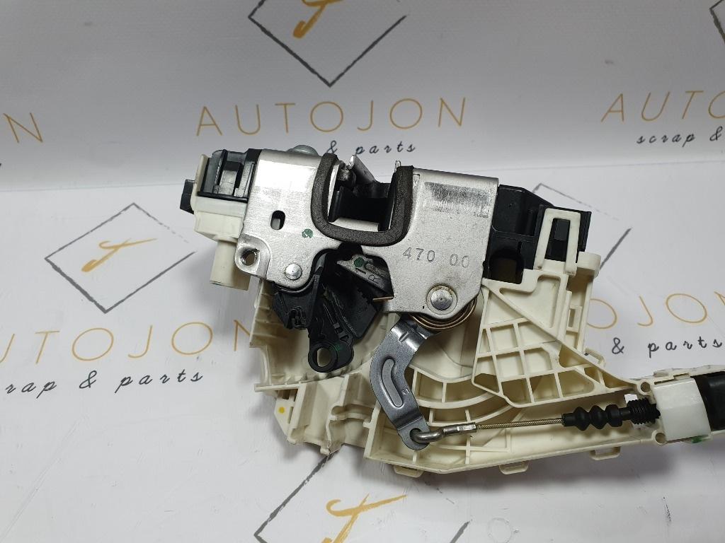 Broasca usa dreapta fata MERCEDES-BENZ C-CLASS W204 2007 - 2014, MERCEDES-BENZ C-CLASS T-Model III S204 2007 - 20142.2 C 180 CDI OM 651.913 A2047203035