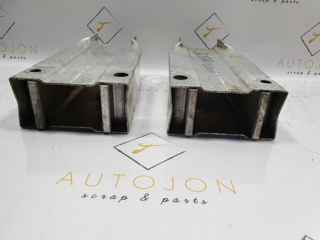 Suporti armatura bara fata MERCEDES-BENZ C-CLASS W204 2007 - 2014, MERCEDES-BENZ C-CLASS T-Model III S204 2007 - 20142.2 C 180 CDI OM 651.913 A2046201195 , A2046200995