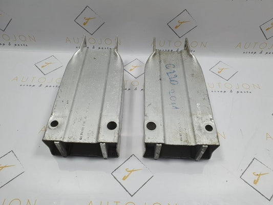 Suporti armatura bara fata MERCEDES-BENZ C-CLASS W204 2007 - 2014, MERCEDES-BENZ C-CLASS T-Model III S204 2007 - 20142.2 C 180 CDI OM 651.913 A2046201195 , A2046200995