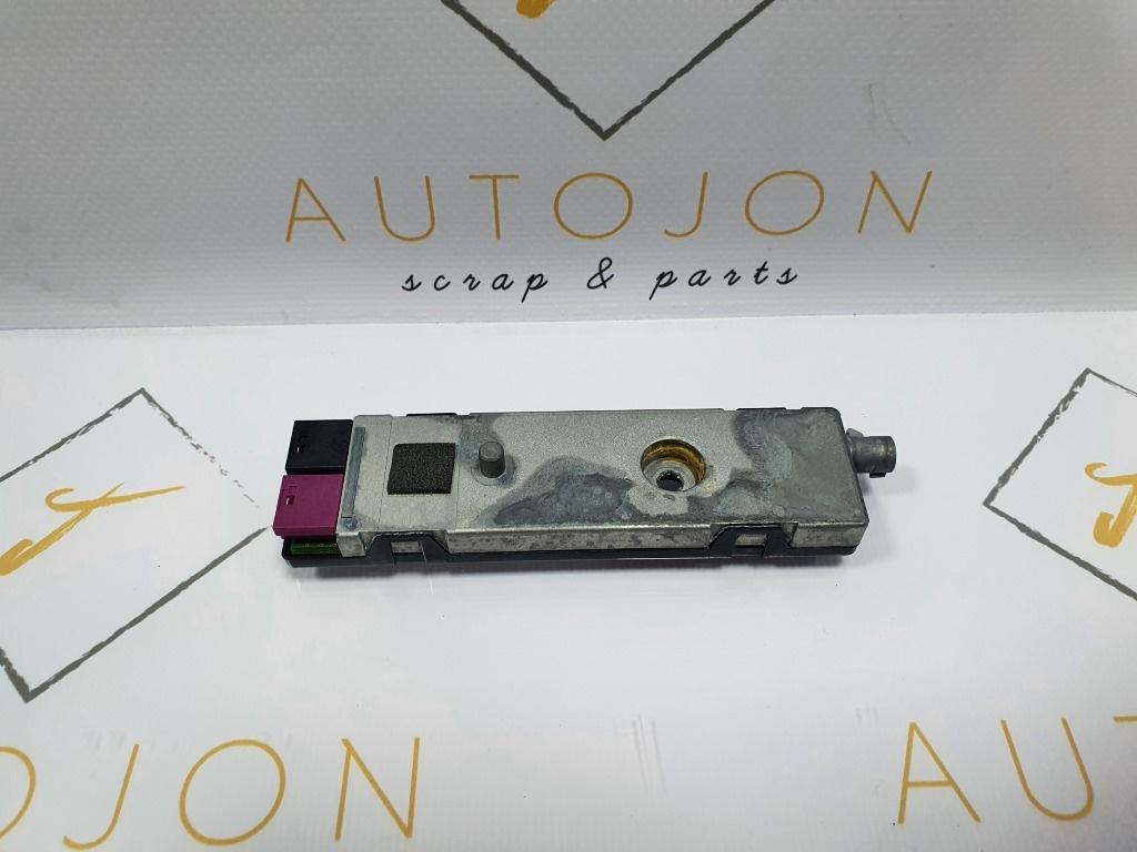 Amplificator antena MERCEDES-BENZ C-CLASS W204 2007 - 2014, MERCEDES-BENZ C-CLASS T-Model III S204 2007 - 20142.2 C 220 CDI OM 651.911 A2048205589