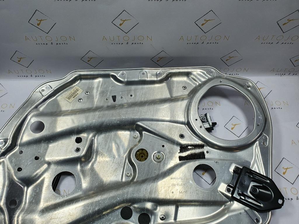 Macara Geam dreapta fata MERCEDES-BENZ C-CLASS W204 2007 - 2014, MERCEDES-BENZ C-CLASS T-Model III S204 2007 - 20142.2 C 220 CDI OM 651.911 963758-102