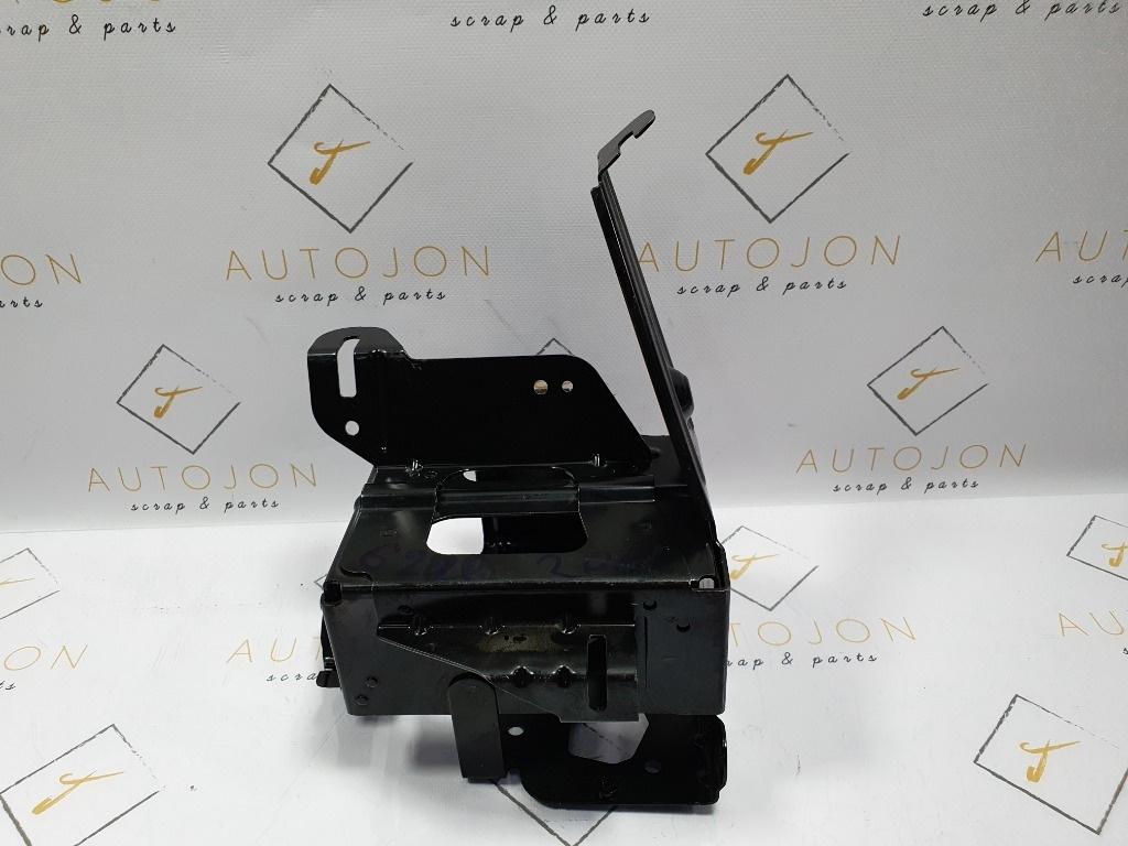Protectie termica tavita baterie MERCEDES-BENZ C-CLASS W204 2007 - 2014, MERCEDES-BENZ C-CLASS T-Model III S204 2007 - 20142.2 C 220 CDI 4-matic OM 651.912 A2045400440