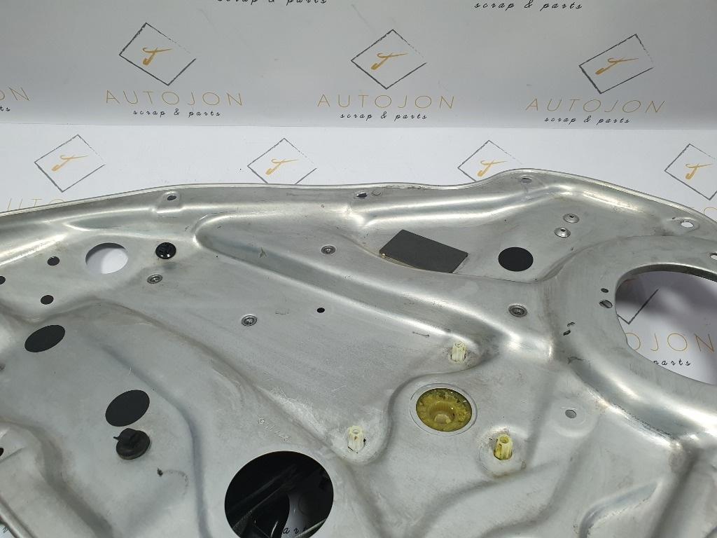 Macara Geam dreapta spate MERCEDES-BENZ C-CLASS W204 2007 - 2014, MERCEDES-BENZ C-CLASS T-Model III S204 2007 - 20142.2 C 220 CDI OM 651.911 911787-103