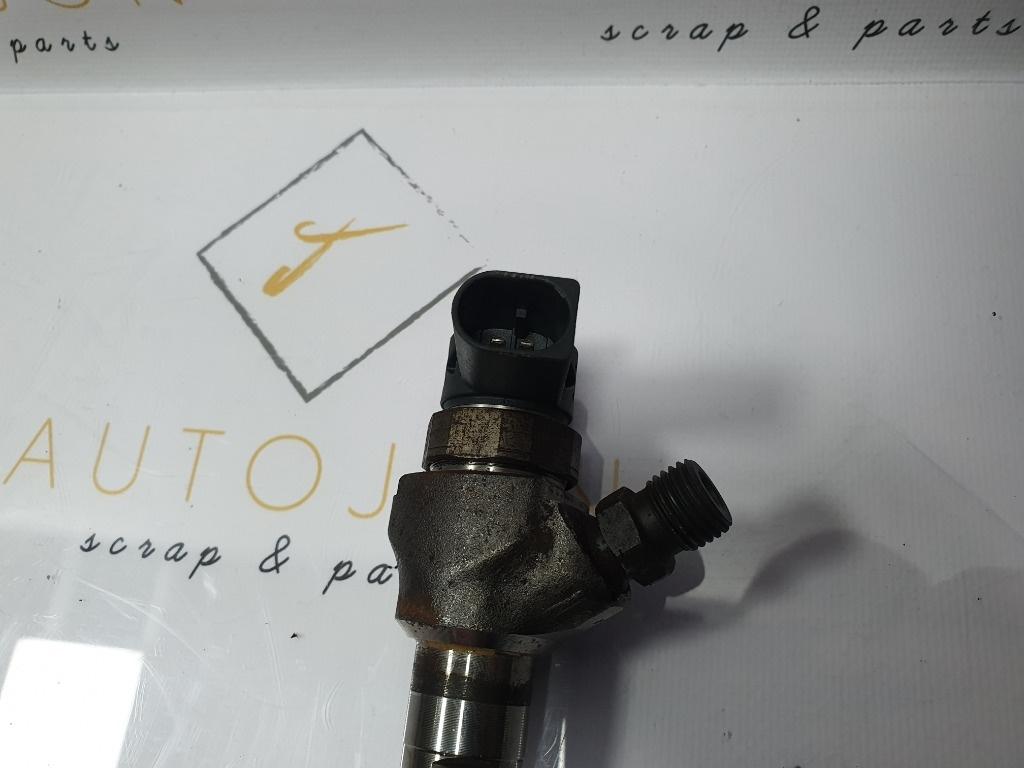 Injector combustibil VOLKSWAGEN PASSAT Variant 3G5 2014 - >2.0 TDI CRLB, DBGA, DFGA BOSCH 0445110469 04L130277AC