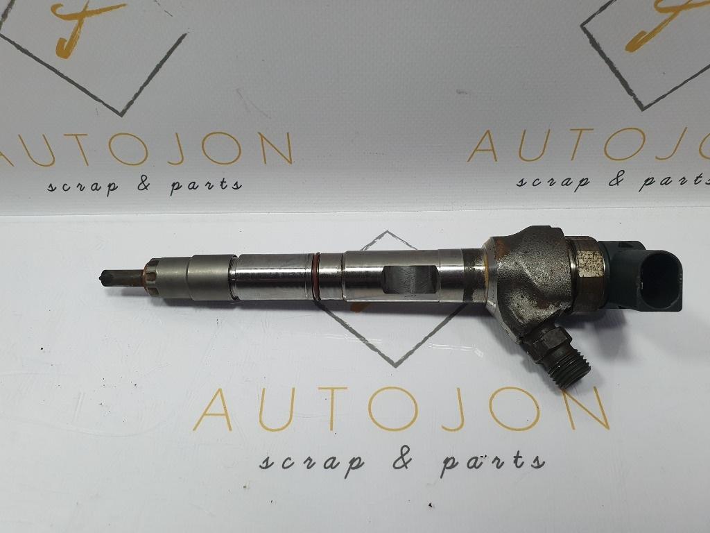 Injector combustibil VOLKSWAGEN PASSAT Variant 3G5 2014 - >2.0 TDI CRLB, DBGA, DFGA BOSCH 0445110469 04L130277AC