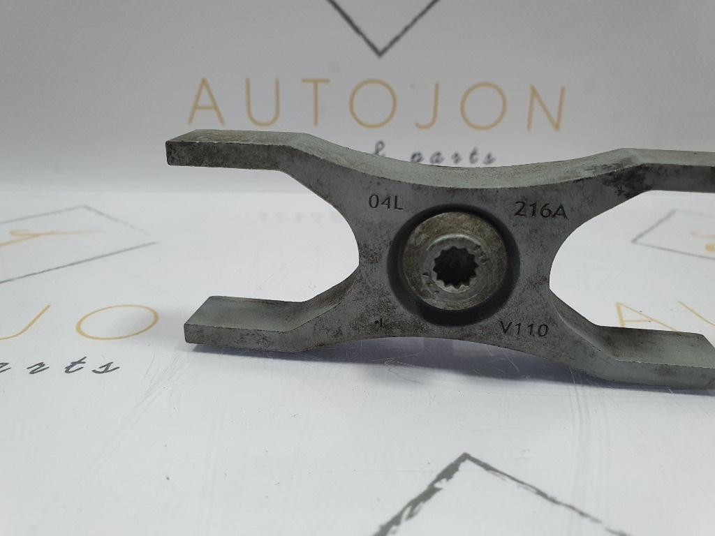 Clema prindere injectoare  VOLKSWAGEN PASSAT Variant 3G5 2014 - > 2.0 TDI CRLB, DBGA, DFGA 04L130216A