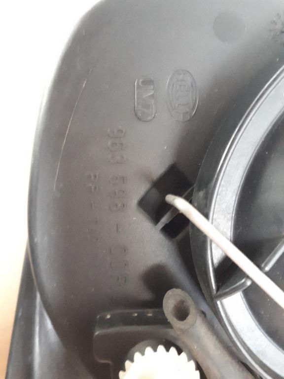 Far dreapta VOLKSWAGEN BORA Estate 1J6 1999 - 2005 HELLA 963 598-00R