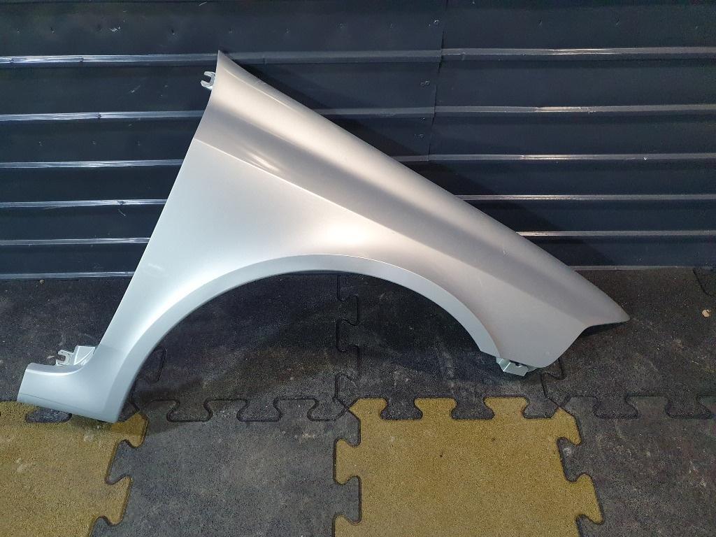 Aripa  dreapta fata RENAULT LAGUNA II Grandtour KG0/1_ 2001 - 2007 1.9 dCi F9Q 758, F9Q 759 8200129521INDB