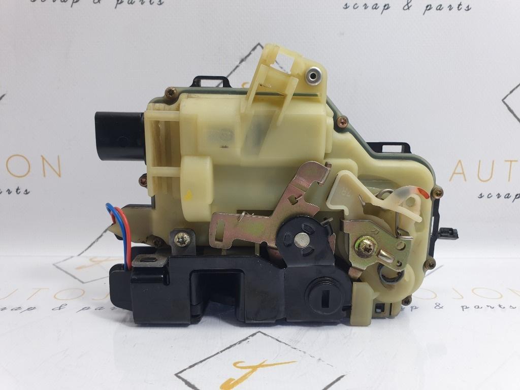 Broasca usa  dreapta spate VOLKSWAGEN GOLF IV Variant 1J5 1999 - 2006, Break 1.9 TDI ATD, AXR 3B4839016M