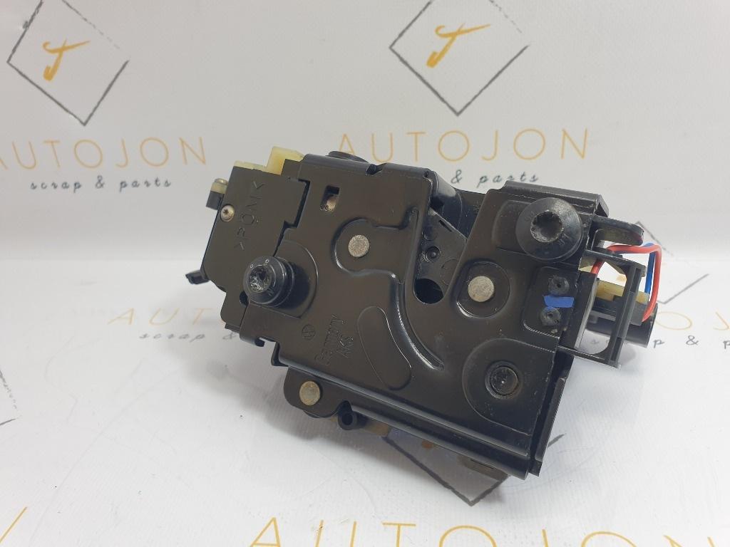 Broasca usa stanga spate VOLKSWAGEN GOLF IV Variant 1J5 1999 - 2006, Break 1.9 TDI ATD, AXR 3B4839015M