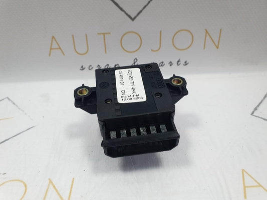 Buton reglaj lombar scaun  AUDI A3 II 8P1 2003 - 2013 2.0 TDI 16V BKD, CBAB, CFFB, CLJA 8E0959777