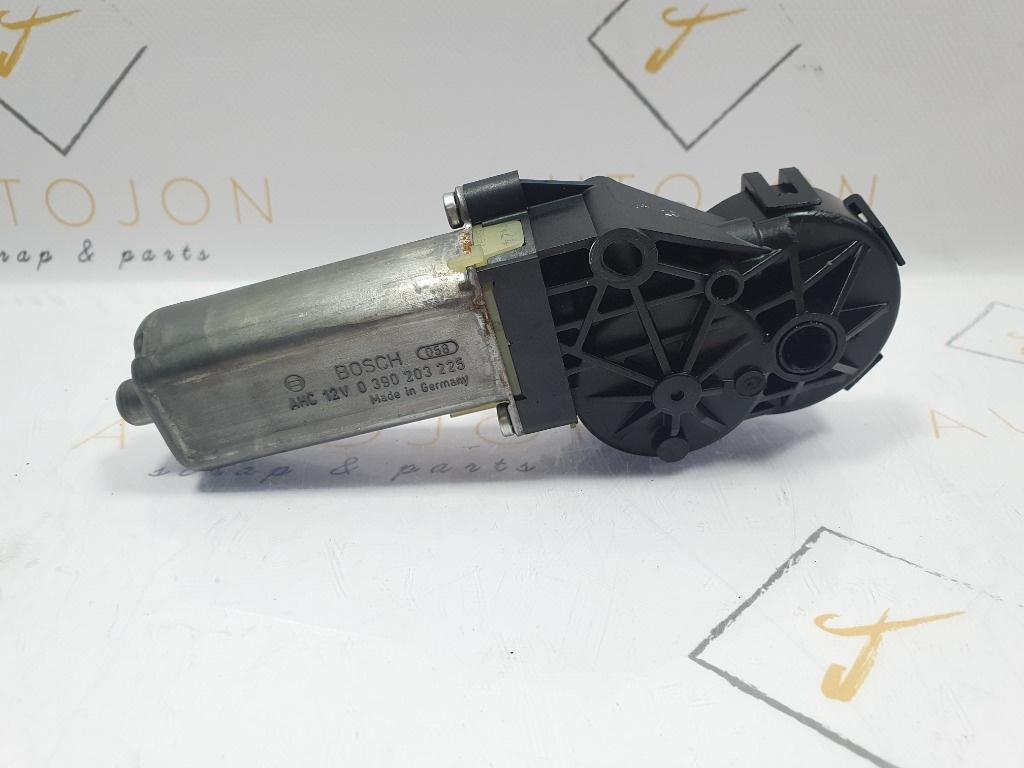 Motoras reglaj scaun AUDI A3 II 8P1 2003 - 20132.0 TDI 16V BKD, CBAB, CFFB, CLJA 0390203225