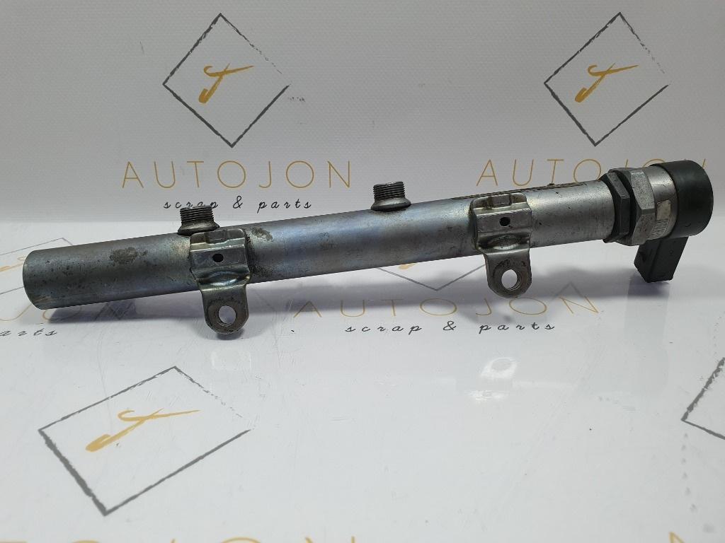 Rampa injectoare cu senzor presiune AUDI Q7 4LB 2006 - 2016 3.0 TDI quattro BUG 059130090AG , 057130764F