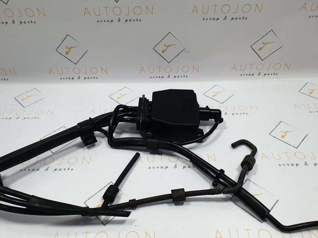 Pompa de vacuum VOLKSWAGEN TOURAN 1T1, 1T2 2003 - 2010 TDI 16V BKD 6Q0906625 , 03G131051H