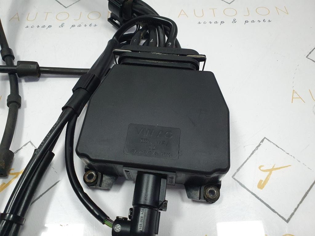 Pompa de vacuum VOLKSWAGEN TOURAN 1T1, 1T2 2003 - 2010 TDI 16V BKD 6Q0906625 , 03G131051H