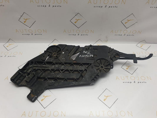 Suport de montare faruri stanga SKODA OCTAVIA 1Z3 2004 - 2013 TDI 16V BKD, CFHC, CLCB 17035201