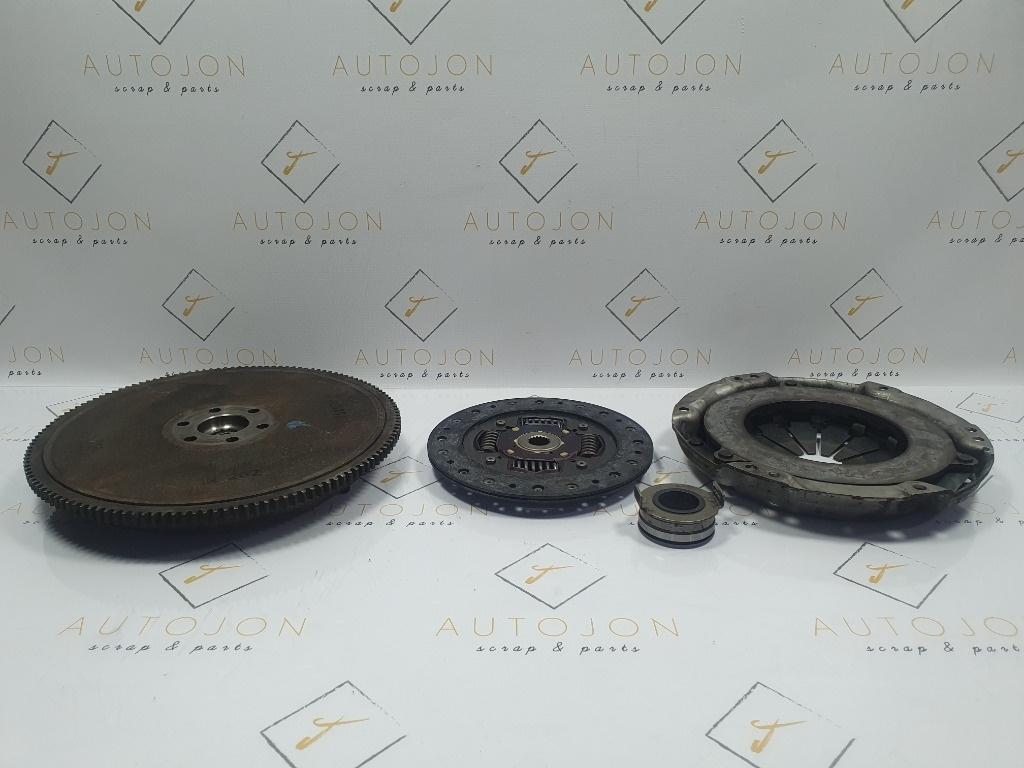 Kit ambreiaj OPEL AGILA A H00 2000 - 20071.0 12V Z 10 XE 9158254