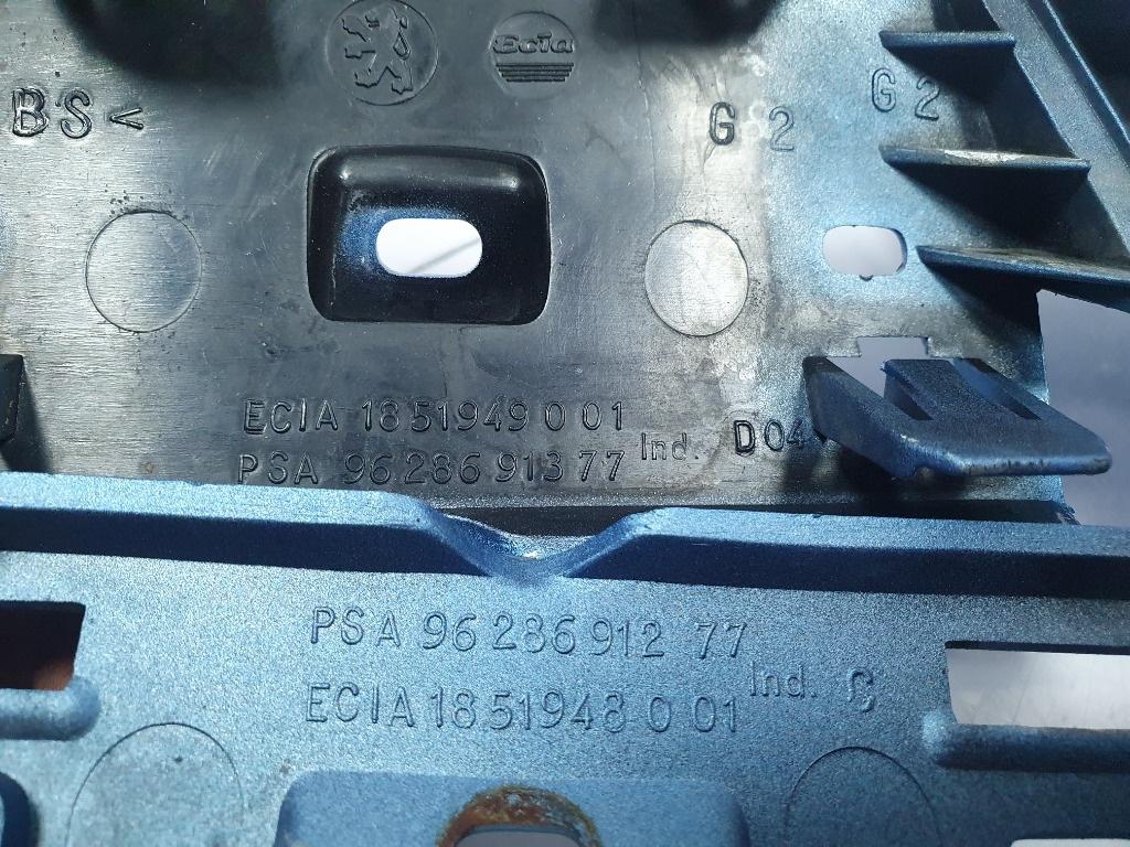Grila capota fata PEUGEOT 206 Hatchback 2A/C 1998 - >1.4 i KF.. 9628691277 , 9628691377