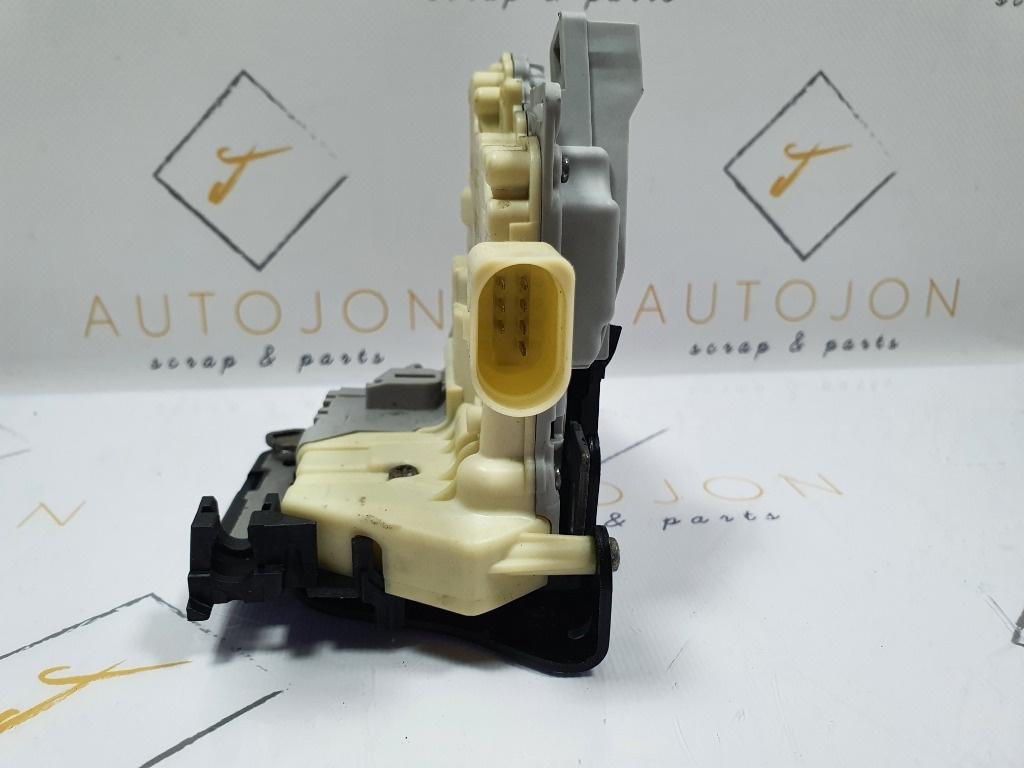 Broasca usa  dreapta spate VOLKSWAGEN PASSAT Variant 3C5 2005 - 2011 2.0 TDI BMR, CBBB   3C4839016A