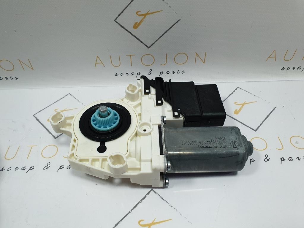 Motoras macara dreapta spate VOLKSWAGEN PASSAT Variant 3C5 2005 - 2011 2.0 TDI BMR, CBBB   3C9959704