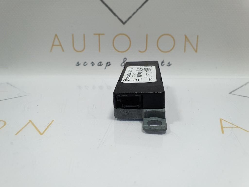 Amplificator antena FM VOLKSWAGEN PASSAT Variant 3C5 2005 - 2011 2.0 TDI BMR, CBBB   3C9035552A