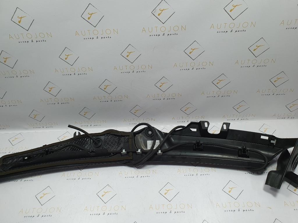 Grila stergator MERCEDES-BENZ C-CLASS W204 2007 - 2014, MERCEDES-BENZ C-CLASS T-Model III S204 2007 - 20142.2 C 180 CDI OM 651.913 A2048303213